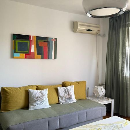 Cosy Apartment In The Heart Of Skopje Bagian luar foto