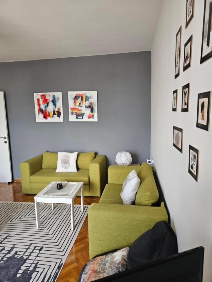 Cosy Apartment In The Heart Of Skopje Bagian luar foto