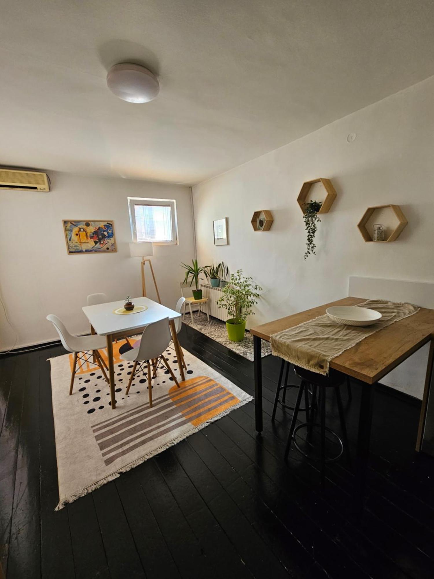 Cosy Apartment In The Heart Of Skopje Bagian luar foto