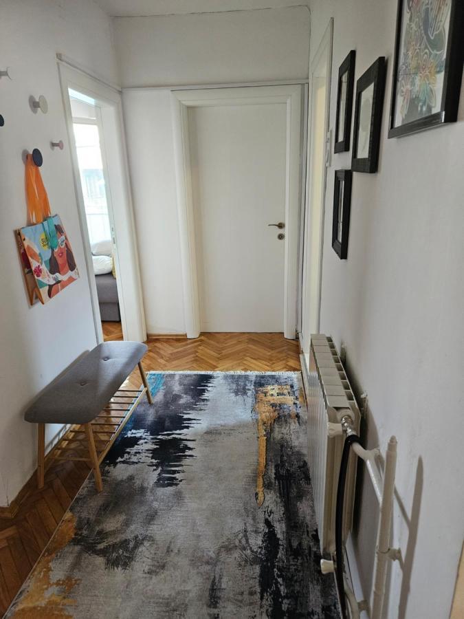 Cosy Apartment In The Heart Of Skopje Bagian luar foto