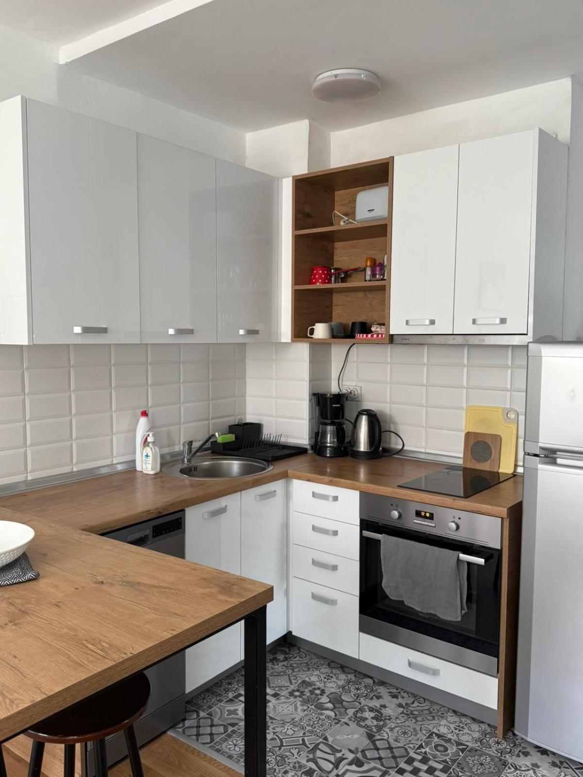 Cosy Apartment In The Heart Of Skopje Bagian luar foto