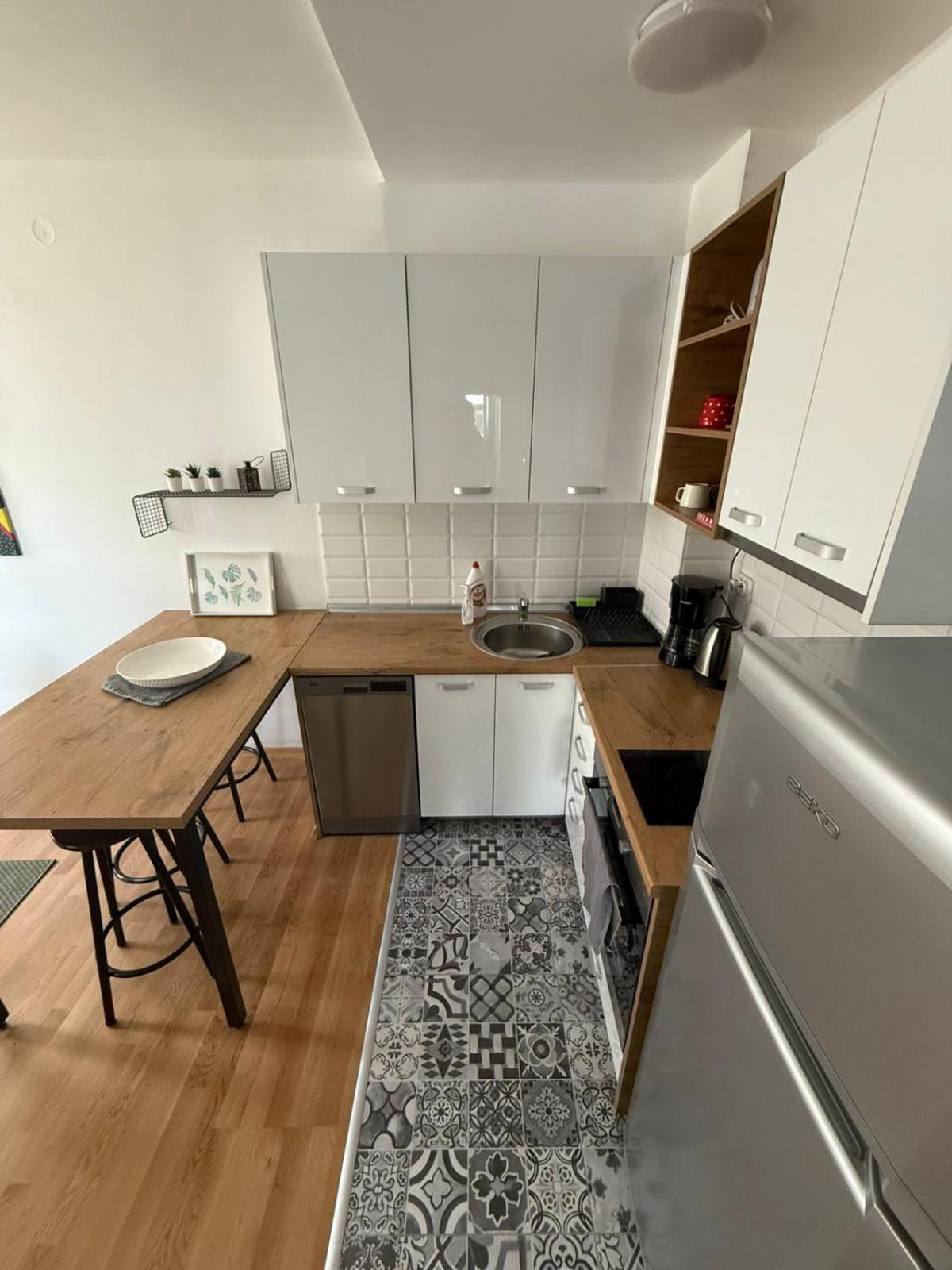Cosy Apartment In The Heart Of Skopje Bagian luar foto